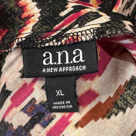 A.N.A. X-Large Tank Top Sleeveless Lightweight Semi-Sheer Hi-Low Hem V-Neck - Picture 7 of 9